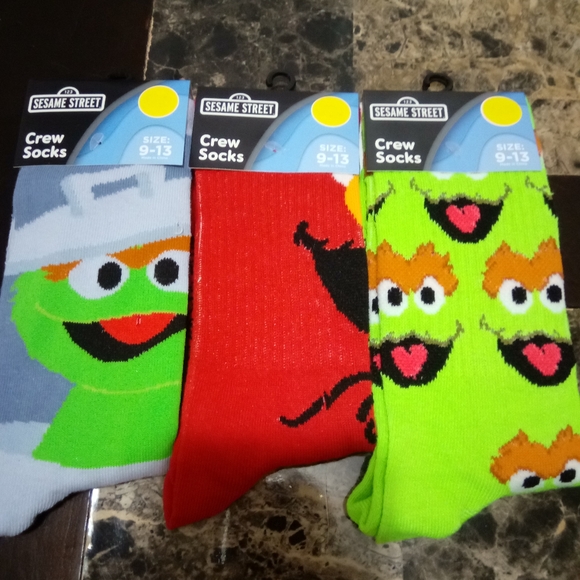 Novelty Socks, NWT, Crew Style, Fits Size 6-13 or 9-13 Assorted Fun Socks - Picture 13 of 13